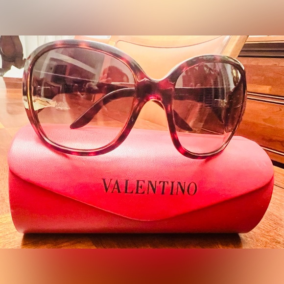 Valentino Garvani vintage sunglasses. main image 10